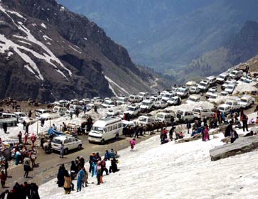 Rohtang Pass Sightseen Tour